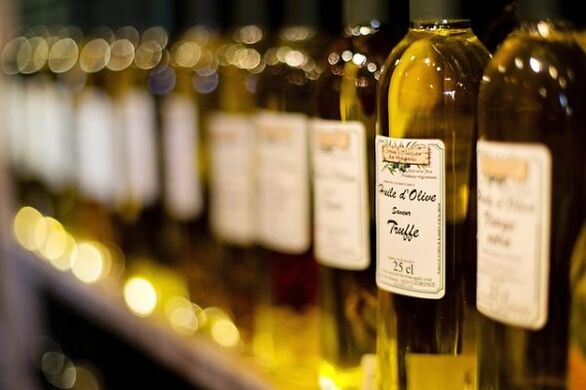Olivový olej je zdrojom vitamínov a zdravých tukov
